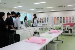 鳥取看護大学～母性・小児看護実習室～