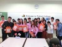 鳥取県を訪問中の香港青年大使10名を迎え、日本文化体験や意見交換を通して学生間交流を実施しました