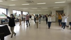 鳥取県民歌「わきあがる力」のダンスを学びました